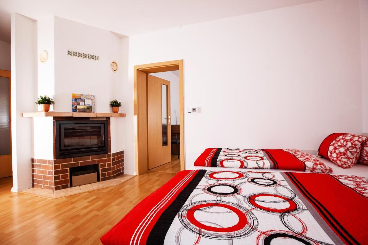 Apartman Dominhaus Хеб Екстериор снимка